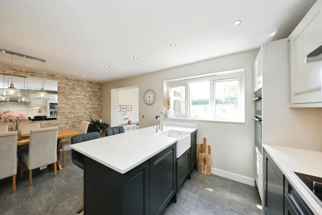 3 bed Detached for sale Image 6