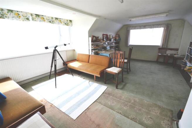 LOFT ROOM