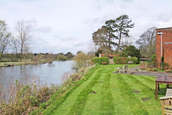 139 the close ph3.JPG