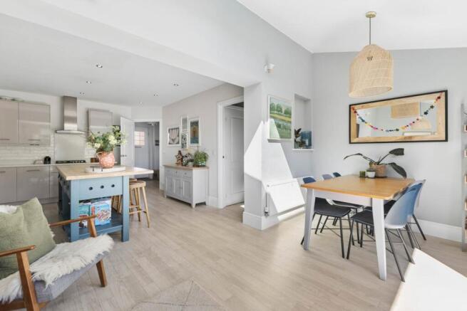 William Merriman Road, Marlborough, SN8 4YW photo 3