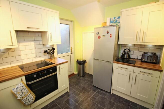 kitchen 2.JPG