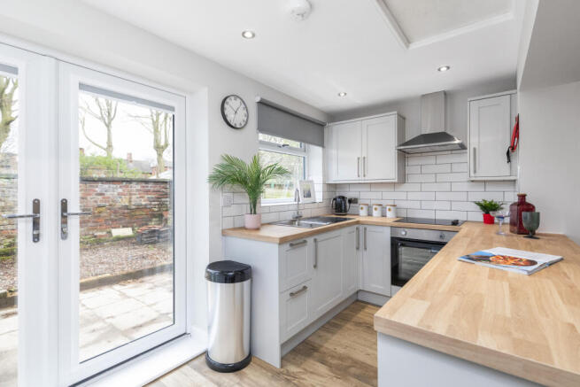 6 bed House to rent Image 5