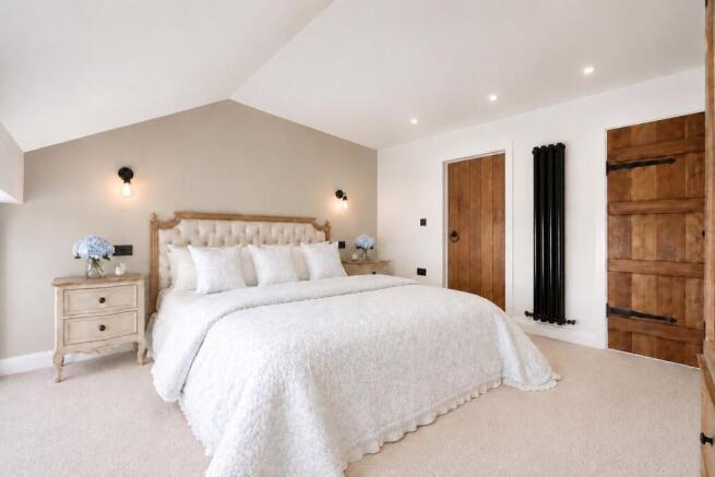 3 bed Semi-Detached for sale Image 10