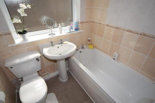 GROUND FLOOR BATH...