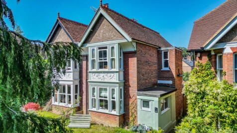Aurania Villas, Hawkhurst