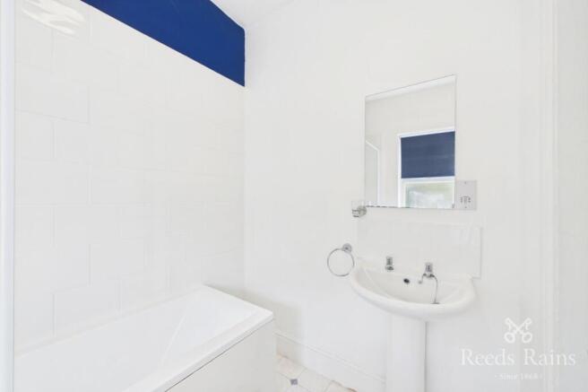 2 bed Terraced to rent Image 10