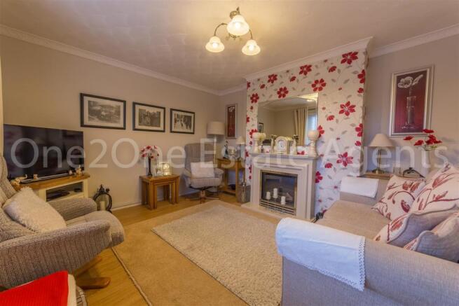 31 Radnor Way-6.jpg