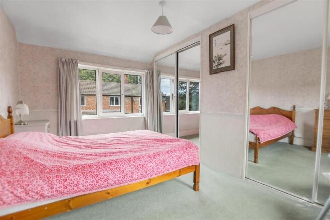 3 bed Terraced for sale Image 8