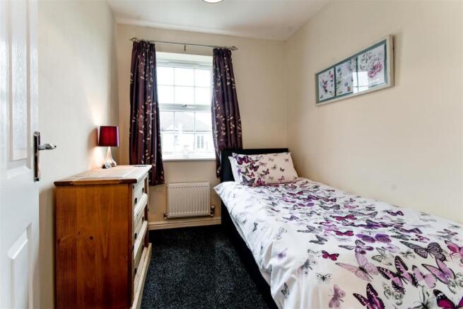 bedroom 4.JPG
