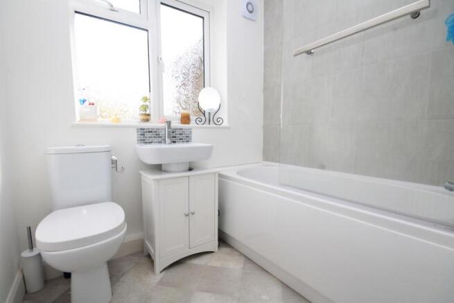 BATHROOM/W.C