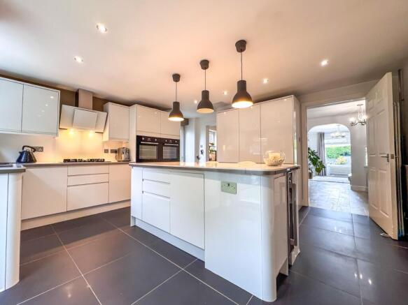 Kitchen/Breakfast Rm
