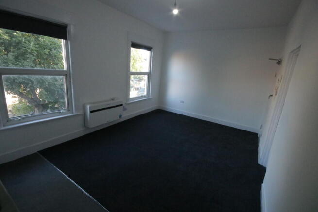 Newly refurbished one bedroom flat with Air Condi