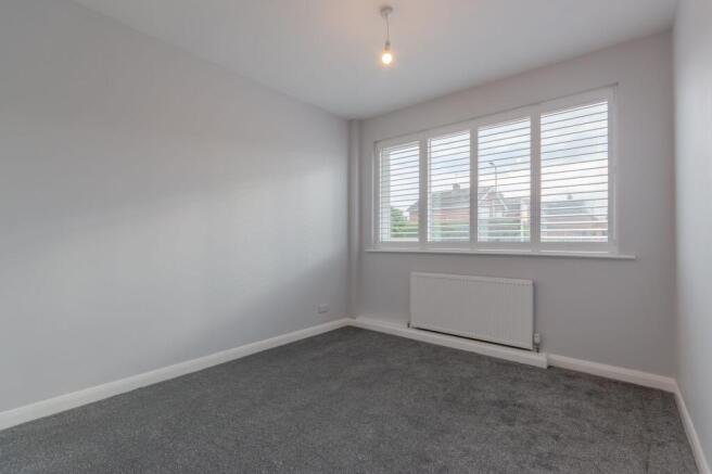 3 bed Semi-Detached Bungalow to rent Image 7
