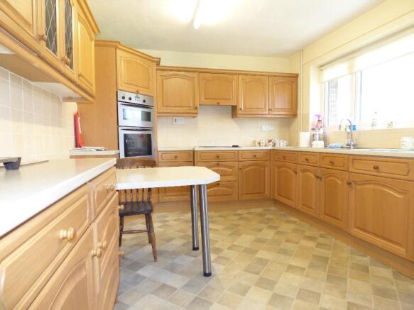 Kitchen and breakfast room
