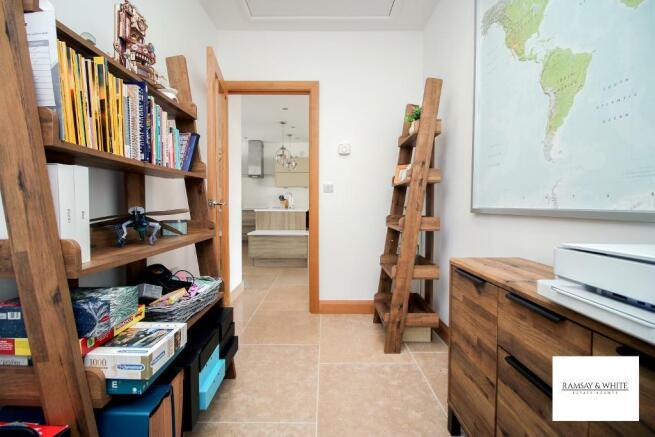 Photo 17
