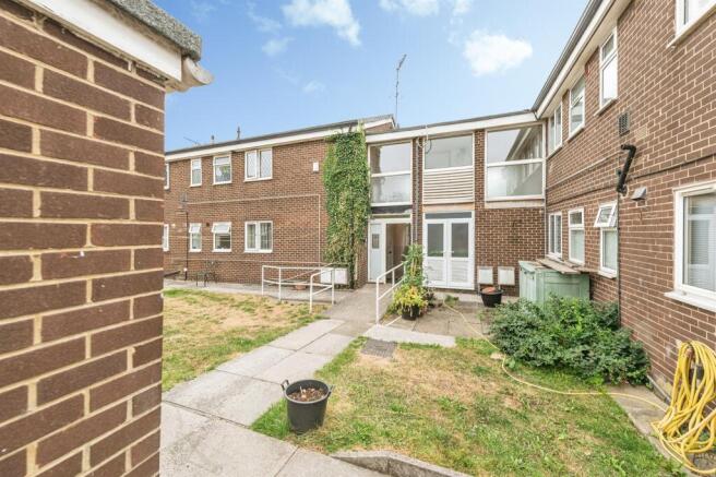3 bed Ground Flat for sale in horbury
