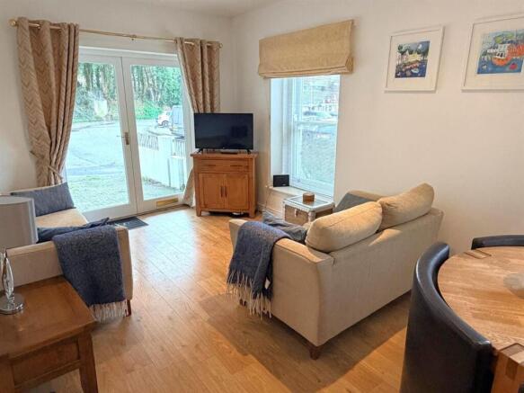 sitting room.jpg