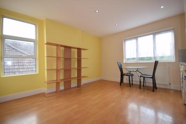 Kitchen/ Lounge