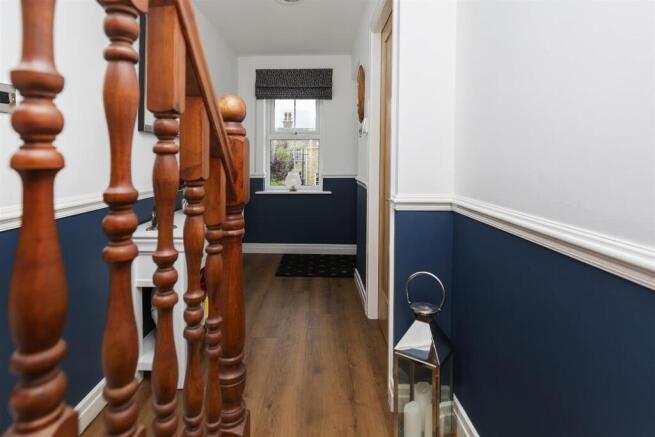 3 bed Town House for sale Image 9