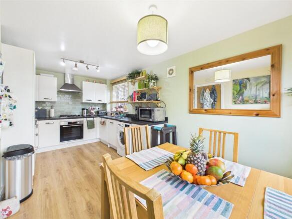 Kitchen/Dining