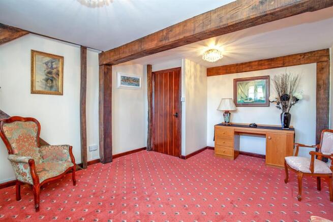 Living Room 2.jpg
