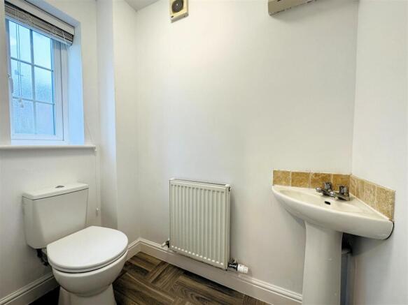 3 bed Town House for sale Image 6