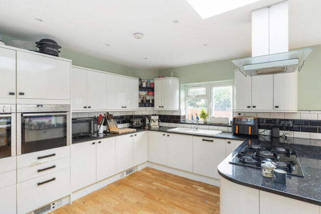 Beech Avenue, Brentford, TW8 photo 4