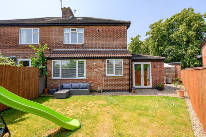 3 bed Semi-Detached for sale Image 10