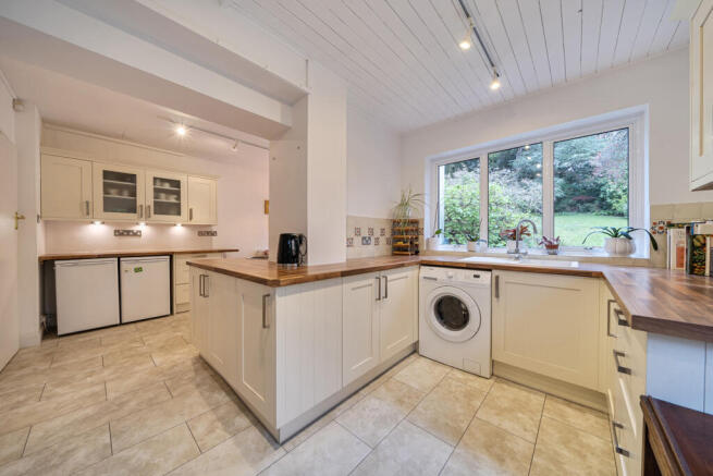 1436389-14-69cc07...