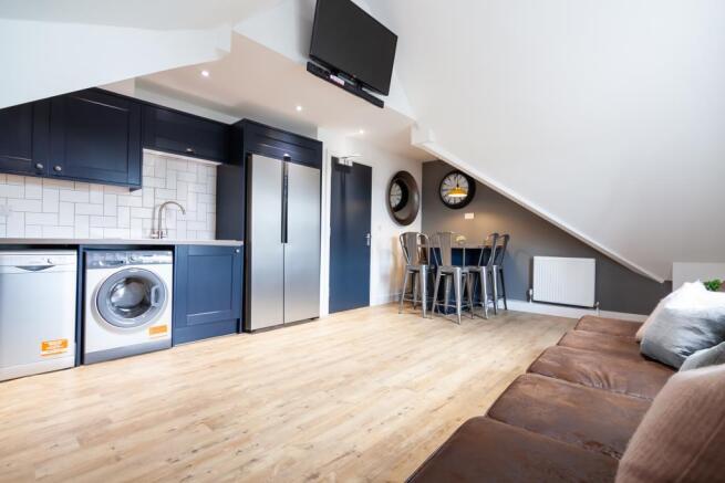 6 bed Flat to rent Image 5