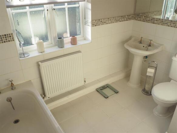 Family Bathroom 950