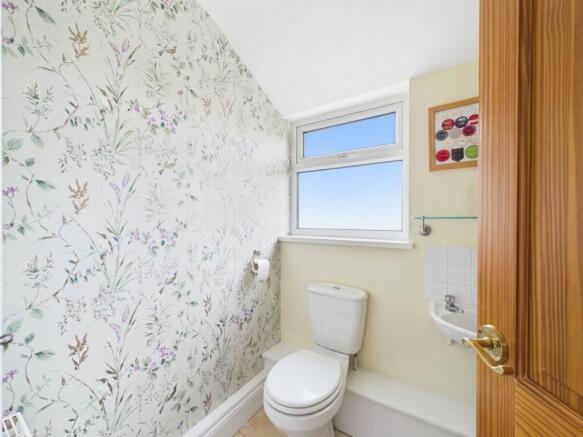 3 bed Semi-Detached for sale Image 6
