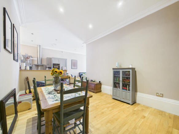 2 bed Apartment for sale Image 7