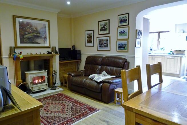 DINING ROOM: