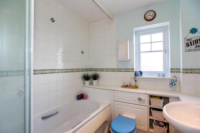 IMG_3721 Bathroom-Ed