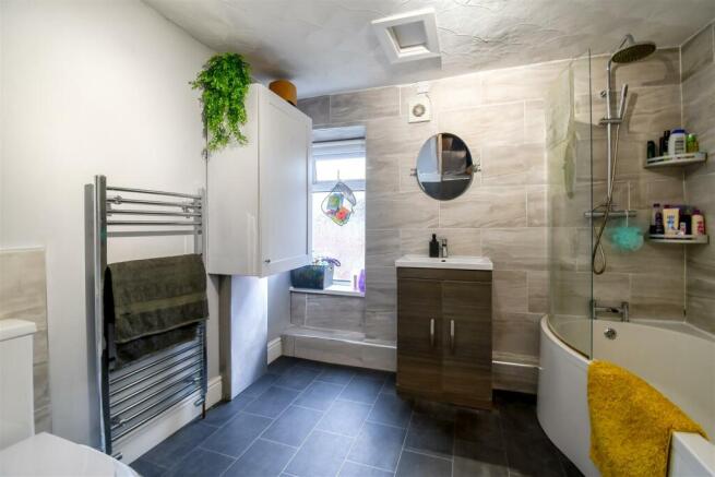 FAMILY BATHROOM