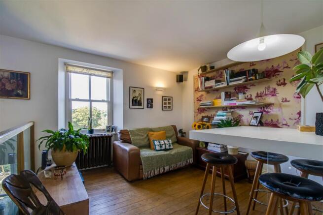 4 bed Link Detached House for sale Image 8