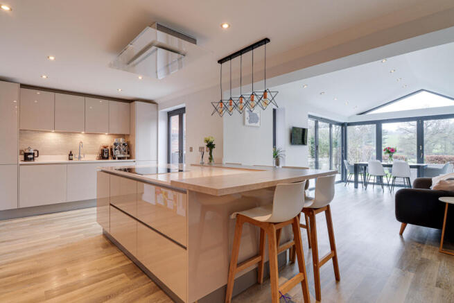 Kitchen/Family/Diner