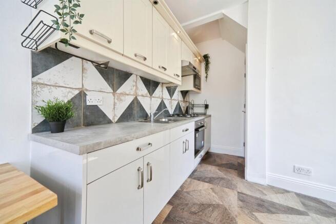 2 bed Terraced for sale Image 7