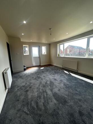 3 bed Semi-Detached to rent Image 8
