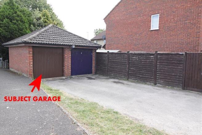 Garage / Parking