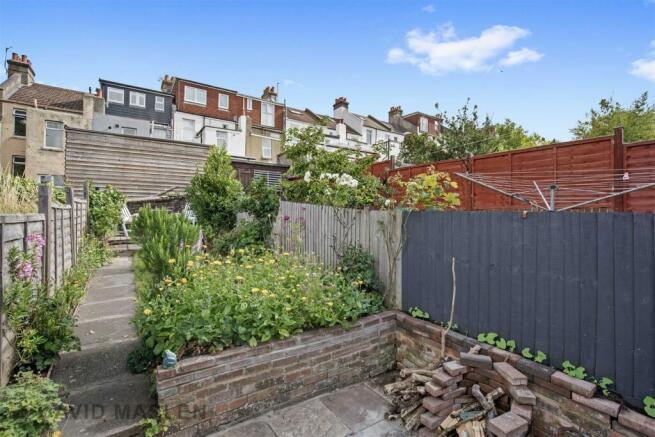 Rear Garden (2).jpg