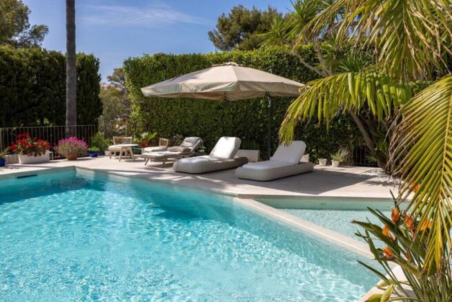 02 santa ponsa Modern Mediterrane Villa mit Meerblick und Rooftop Spa kaufen pool
