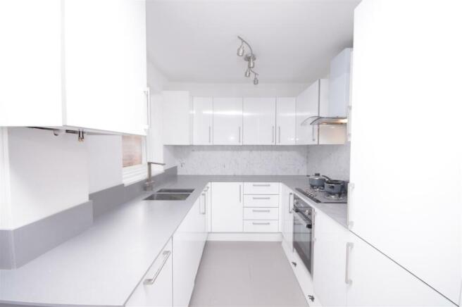 4 Ramridge Court 002.JPG
