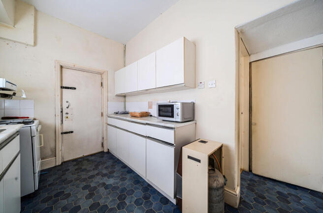 1415218-12-6995e1...