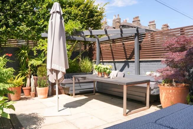4 bed House for sale Image 11