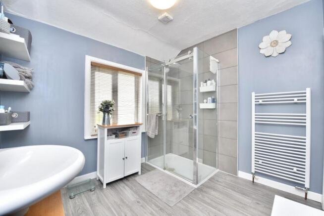 Family Shower Room