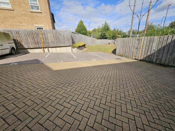 2 bed Apartment for sale Image 8