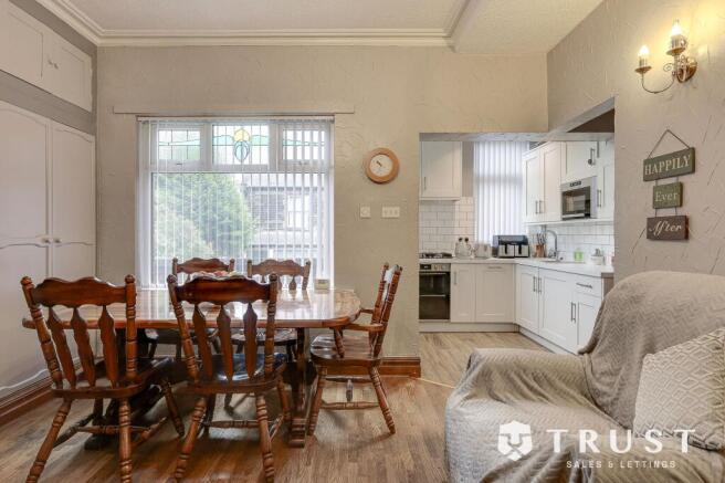 4 bed Semi-Detached for sale Image 5