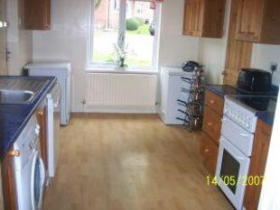 KITCHEN / BREAKFAST ROOM